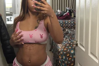 SEXY PETITE LIGHTSKIN EBONY photo 4