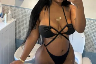 Enjoy an unforgettable moment with a charming Latina🔥❤‍🔥🍰