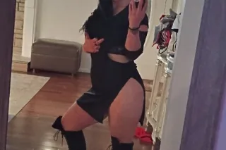 Its gettin ready 2 get wet in the Ville 💦🍑💦🍑💦 Who Wants 2 Ride Out The Storms with me💦🍑💦🍑💦