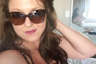 OUTCALL AVAIL RIGHT NOW – COME GET THIS 🔥 Sweet Soccer Mom on the surface… filthy Superfreak underneath 😈 photo 3