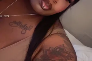 $60QV SPECIALSSS $100HHR SPECIALSSS NO BARE....🥳🥳🥳😉Cum Drill me 😜✨🔥 BBW LONDONN– Your Curvy Dream Escape🔥💞⚠ YES IM AVAILABLE 😘😘😘100%RealBODYPICS🤤🍭NO CATFISH🍄💐