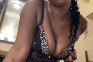 SEXY THICK EBONY
