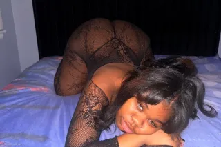 Dark Chocolate slim thick lover girl 😘 💕