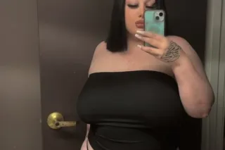 AVAILABLE NOW✅ thick and tatted ❤ photo 2