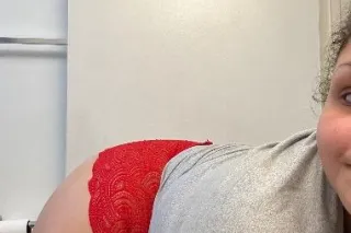 located in Dearborn Very SEXY NATURAL LIGHTSKIN BBW !READY TO PLEASE YOU.. suction cup throat👅….two nut specials..come relieve 🤤yourself in this fat wet 🥵waterfall daddy🌊🌊
