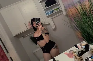 only outcall photo 3