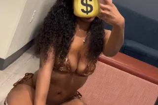 Slim Thick, Soft, And Skilled 😝💦💋 photo 2