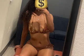Slim Thick, Soft, And Skilled 😝💦💋 photo 4