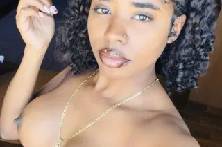 SEXY PETITE BROWNSKIN CUBANITA photo 2