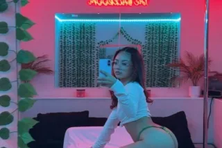 The sweetest thing in the room 🍭 photo 7