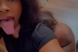 Lay Back Let Me Ride That 🍆Properly Suck The CUm Out That Dick Nd Squirt On Demand photo 3