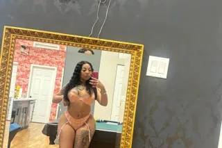 Thick 🍑 Blasian😍🥰 photo 5