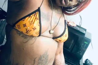 Short Thick Chocolate Goddess With Lots Of Ass