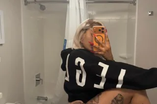 Hello, I’m available. I do a delicious massage service and very rich sex. You can come and have a good time with me. I’m available for a week. This location ❤️❤️🥰🥰🥰😍😍 photo 2