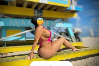 Latina in town for the weekend only, 🇨🇴colombiana😍