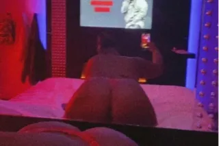So juicy 💕💦😍Chocolate big booty 💦💕🍫hmu photo 4
