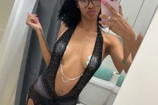 I OFFER MEET UPS, AND CONTENT! 👅🎉 photo 6