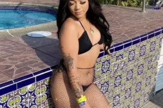 5'2 mixxedbabyy colored eyes thick thighs amazing time book a date with me todayyy🩷 photo 2