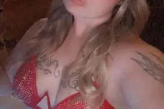 Sexy💕 curvy🥰 German doll ready to serve your every want and need!!!!😊😊 photo 2