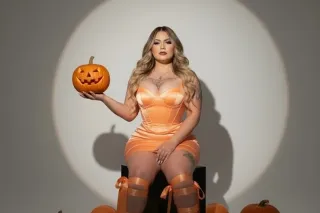 Sexy💕 curvy🥰 German doll ready to serve your every want and need!!!!😊😊