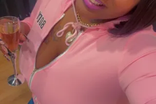 beautiful pleaser photo 2