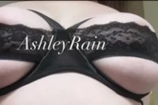 Your FAVORITE Natural Busty Brunette IS BACK!🫦💦