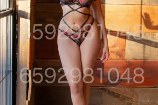 Scarlet – New Latina in Town photo 3