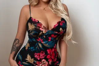 Luxury Blonde Bombshell – Elegance, Intimacy & Indulgence photo 12
