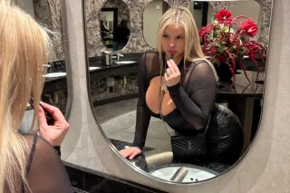 Luxury Blonde Bombshell – Elegance, Intimacy & Indulgence photo 5