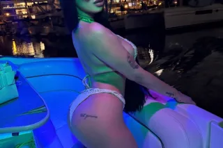Rica tetona photo 2