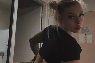 BLONDE BADDIE CUM NOW DADDY 😍 photo 3