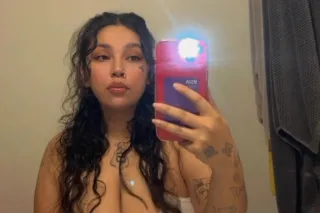 Sexy thick latina waiting to please you 😘🥰 photo 2