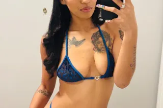 New sexy Latina 😍😍 photo 3