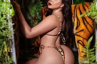 Jade Brooks ready for fun ❤ photo 7