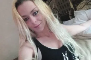 Busty Red neck beauty photo 4
