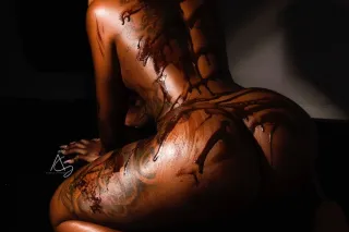 im the blk girl in the pics white men, only NO BLK MEN photo 2