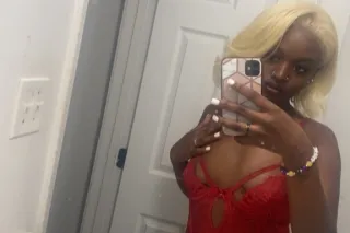 come have some chocolate 🍫🥴 the craving of the day ‼🙈✅text asking about the 100 EARLY BIRD SPECIAL !!incalls only! photo 2