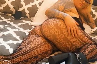 I woke up late and really horny!! Who wants to be my Daddy and come play with this pussy Im ready to explode. Lets cum together. HURRY photo 4