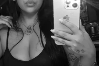 Sexy thick latina waiting to please you 😘🥰 photo 2