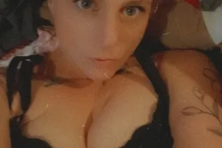 Ms Britt Bratt photo 5