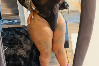 Classy but sassy sexy and sensual it's Miss Juicy photo 5