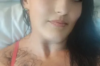 im in town , if you want the best blowjob you ever had hit me up for a gummy bj photo 2
