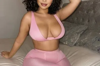 Super Soaker 💦🥵 Big booty freak 😍😍 Cum see me daddy !! 💋🩷 Island Baddie 🌴🔥 photo 5