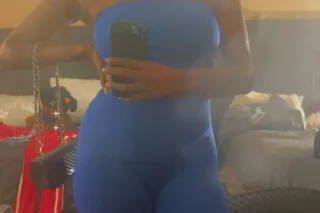 SLIM THICK WITH A FAT ASS I GOT THE BEST THROAT IN THE CITY COME GET ATE UP BY THE BEST💦💦💦💦😝 $70 BJ Specials all day long!!!!!!!