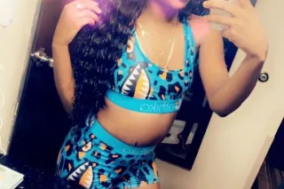 Sexy sweet & petite Last Day