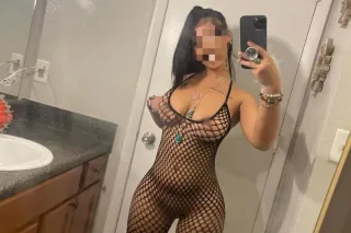 Super sexy 🐩🐩 and educated Latina, very hot🥵🔥