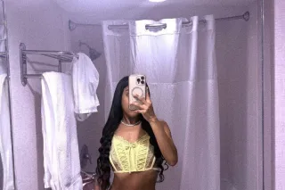 Beautiful Latina girl available to fulfill your wildest fantasies. photo 8