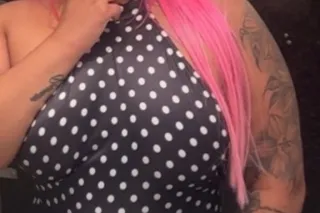 Freaky with a Fat Ass 🍑Pretty Feet 👣 Pink Shaved Pussy 🌷Thick thighs photo 11
