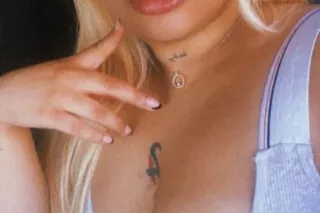 Freaky with a Fat Ass 🍑Pretty Feet 👣 Pink Shaved Pussy 🌷Thick thighs photo 2