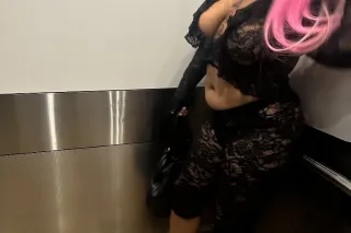 Freaky with a Fat Ass 🍑Pretty Feet 👣 Pink Shaved Pussy 🌷Thick thighs photo 8